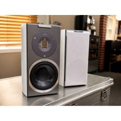 Audiovector R1 Avantgarde - brugt - i flot stand